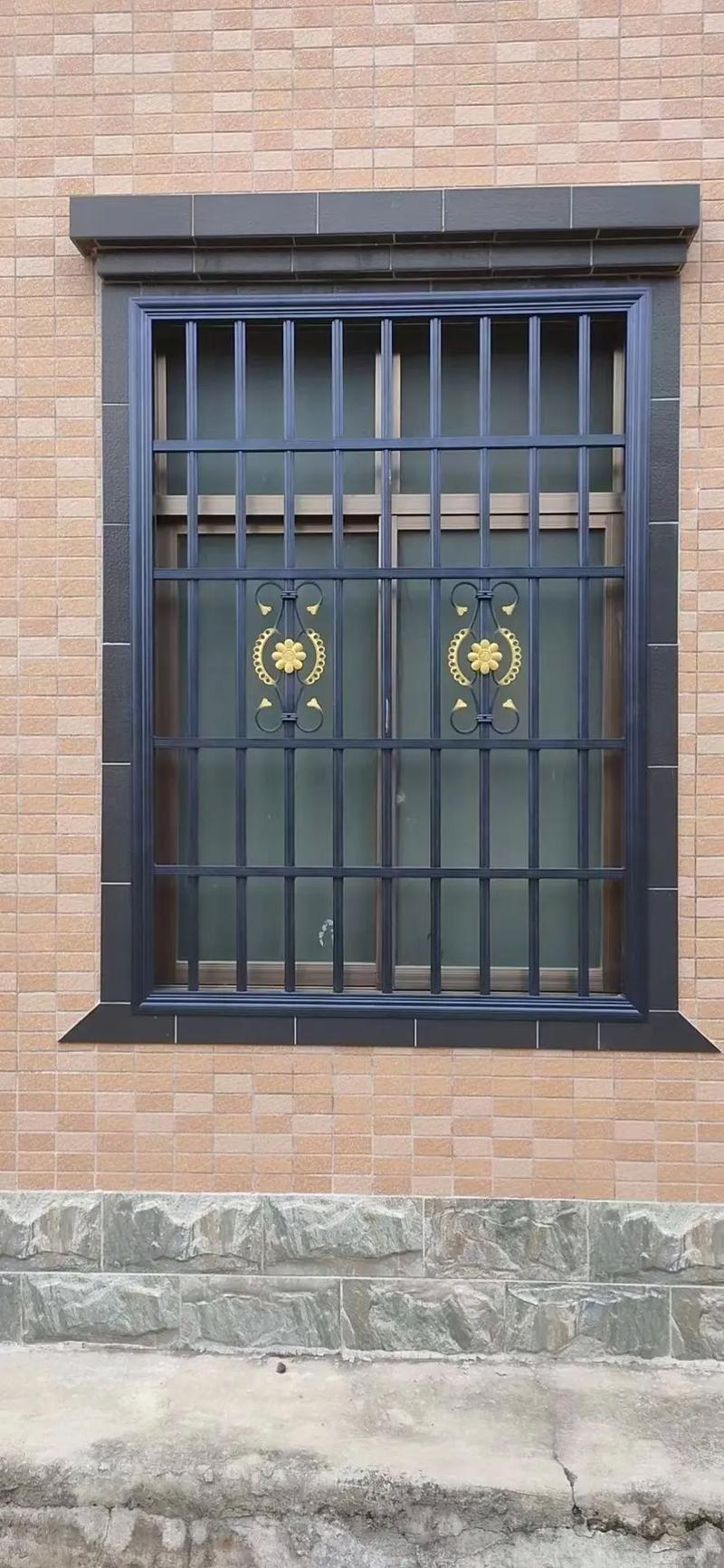 安麗鋁合金防盜網(wǎng)窗花安裝效果圖，美觀安全雙重守護